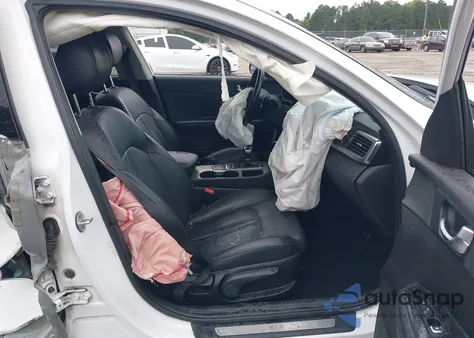 2016 Kia Optima Sx Turbo z USA, uszkodzony, nr VIN 5XXGW4L20GG062931